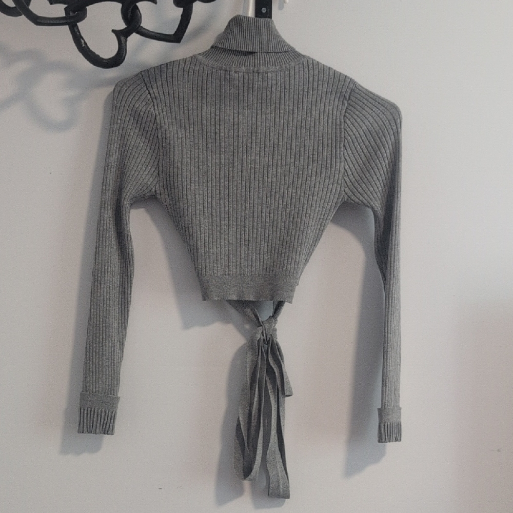 S Light Grey 🩶 Crop Top Knit Sweater Hera Collection